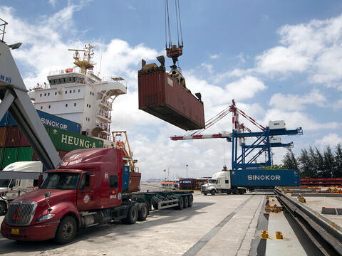 Giữ nhịp xuất khẩu trước biến động toàn cầu