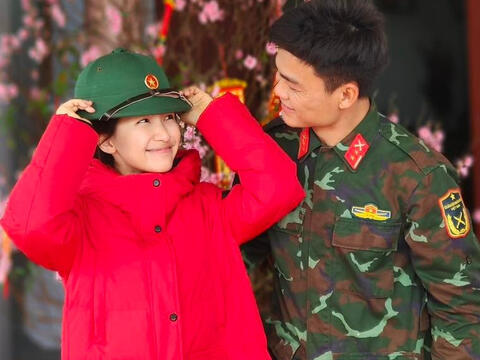 Hòa Minzy chuẩn bị lên xe hoa với chồng Đại úy?