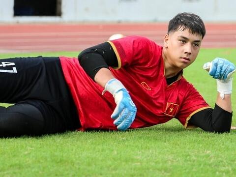 U19 Việt Nam gọi thêm cầu thủ, xuất hiện thủ môn Việt kiều cao 1m83