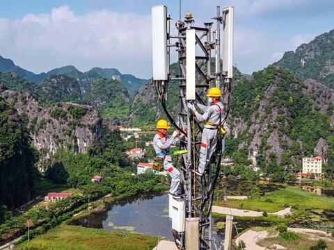 Lạng Sơn: Thúc đẩy chuyển đổi số, xóa thôn, bản lõm sóng băng rộng di động