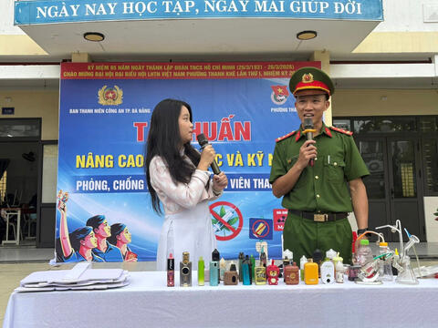 Siết chặt kiểm soát thuốc lá và thuốc lá điện tử để bảo vệ thế hệ trẻ