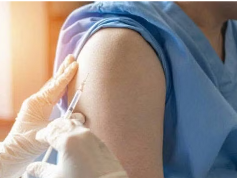 Viêm màng não B lây lan thế nào, khi nào cần đi khám bác sĩ?