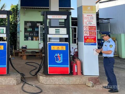 Đắk Lắk xử lý cửa hàng xăng dầu vi phạm bán hàng qua đường dây nóng