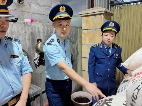 Cao Bằng: Xử lý 3 vụ vi phạm, thu giữ hơn 4 tấn phân bón nhập lậu