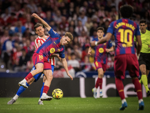 Real Madrid thua sốc tạo đà cho Barcelona rộng cửa vô địch