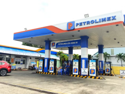 Chủ tịch tỉnh Cà Mau yêu cầu xử lý nghiêm các hành vi đầu cơ, găm hàng, buôn lậu xăng dầu