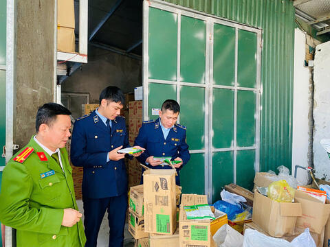 Nghệ An tăng cường kiểm tra an toàn thực phẩm, bảo vệ quyền lợi người tiêu dùng