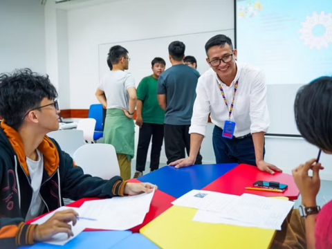 Tốt nghiệp đại học sớm: Thách thức từ đào tạo dựa trên năng lực