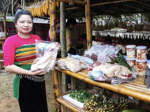 Thanh Hóa: Đưa đặc sản vịt Cổ Lũng lên sàn thương mại điện tử