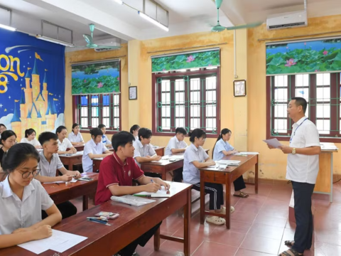 Tuyên Quang rút toàn bộ bài thi Toán đạt điểm 10 để kiểm tra