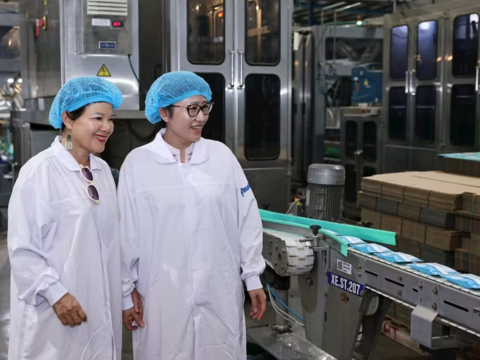 50 năm tin yêu Vinamilk, tuổi 50+ chọn Vinamilk Sure để sống khỏe mỗi ngày