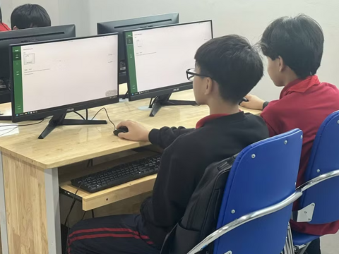 Bẫy 'việc nhẹ lương cao' bủa vây giới trẻ