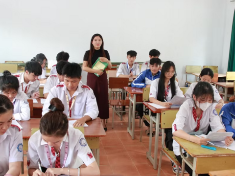 Hàng chục học sinh chưa nhập học lớp 10, trường 'thông báo khẩn'