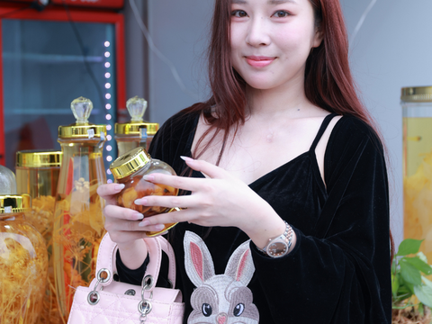 Doanh nghiệp sâm Ngọc Linh thu về hơn 600 triệu đồng tại hội chợ miền Trung - Tây Nguyên