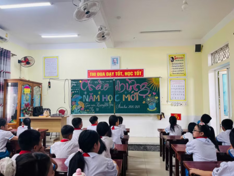 Hơn 300.000 học sinh Hà Tĩnh hân hoan trong ngày tựu trường