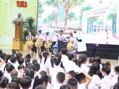 Học sinh hào hứng với tuyên truyền an toàn giao thông bằng sân khấu hóa
