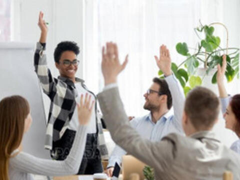 Ngọ phải giữ sự bình tĩnh và cầu thị, Tuất công việc tiến triển rực rỡ ngày 17/9