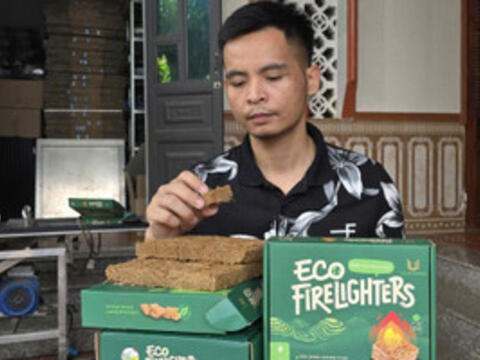 Chàng trai xứ Thanh biến rơm thành sản phẩm xuất khẩu