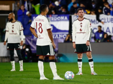 Man Utd thua mất mặt trước ‘đội bóng tí hon’