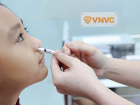 Chủ động phòng cúm mùa cho trẻ với vaccine dạng xịt mũi không kim tiêm
