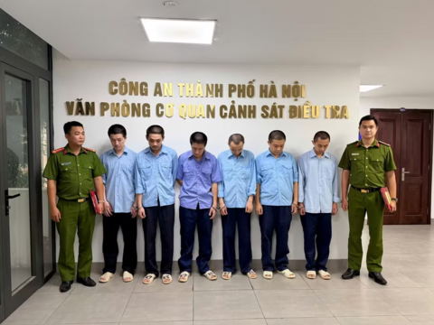 Khởi tố nhóm người buôn lậu khoảng 300 kg vàng ngụy trang trong thiết bị điện tử