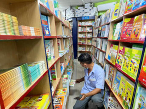 Thiếu SGK, TPHCM linh hoạt hỗ trợ học sinh học tập