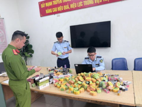 Siết chặt thuốc lá điện tử, trang bị 'lá chắn' cho học sinh