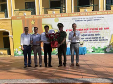Giúp học sinh nhận diện cạm bẫy, tự bảo vệ trên không gian mạng