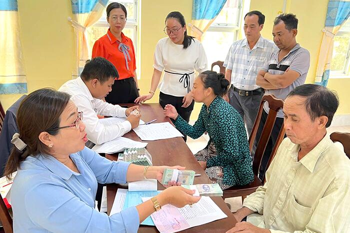 Giải ngân 500 triệu đồng thực hiện mô hình nuôi hươu sao lấy nhung 