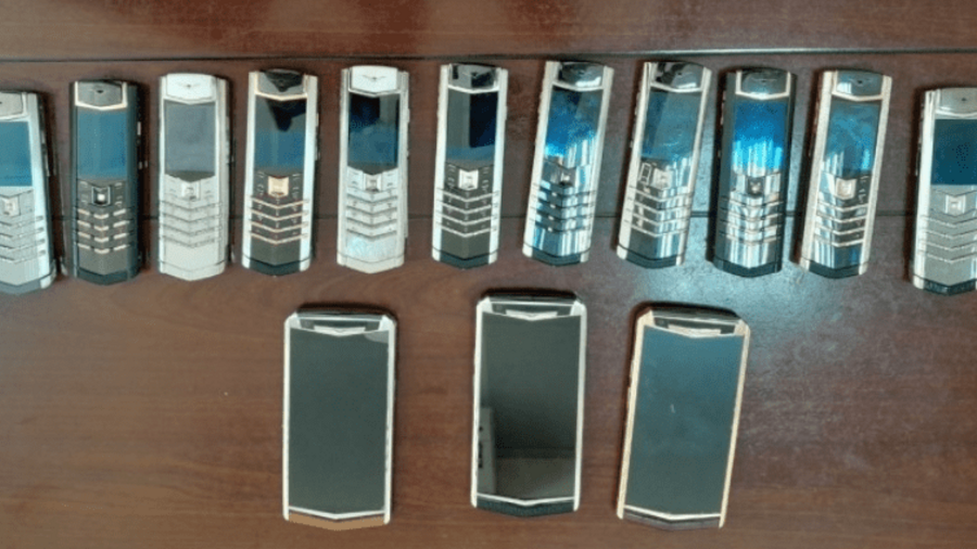 Quảng Ninh: Đấu giá loạt đồng hồ, điện thoại hạng sang không rõ nguồn gốc