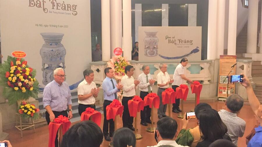 Trưng bày bộ sưu tập gốm cổ Bát Tràng độc đáo và giá trị