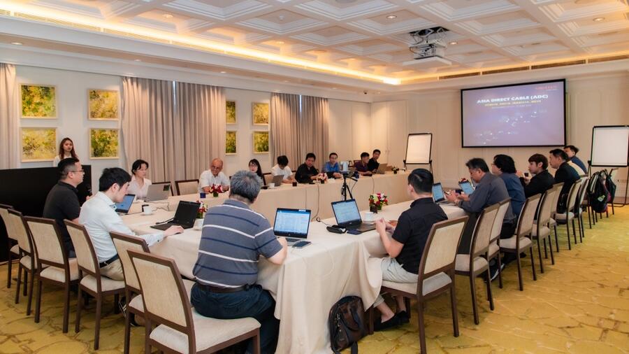 Viettel Solutions đăng cai hội nghị dự án cáp quang biển ADC