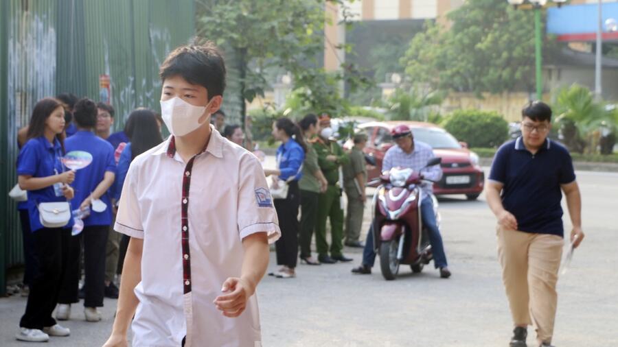 Thí sinh tự tin bước vào môn thi cuối kỳ thi tuyển sinh vào lớp 10 công lập không chuyên