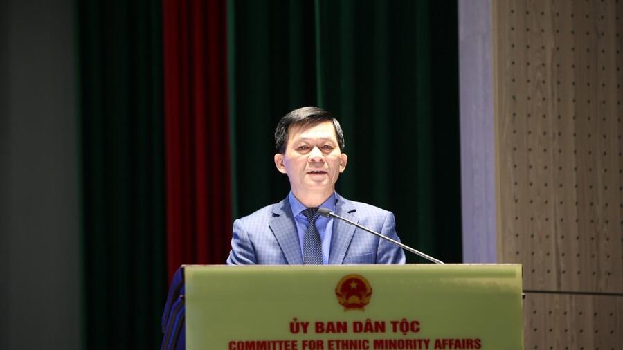 Lãnh đạo Ủy ban Dân tộc trao Kỷ niệm chương tới 58 giáo viên