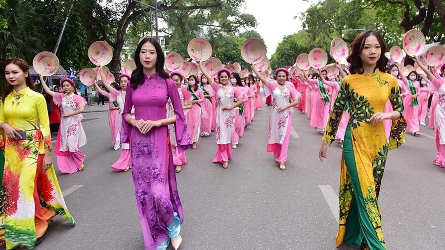 Để Hà Nội là "nhạc trưởng" về công nghiệp văn hóa...