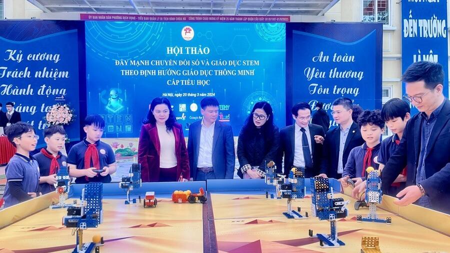 Đẩy mạnh chuyển đổi số theo định hướng giáo dục thông minh