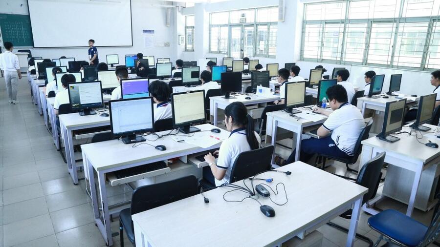Tìm kiếm tài năng tin học trong học sinh TP HCM