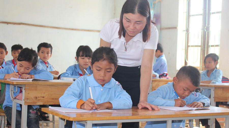 Giải bài toán điều chuyển giáo viên