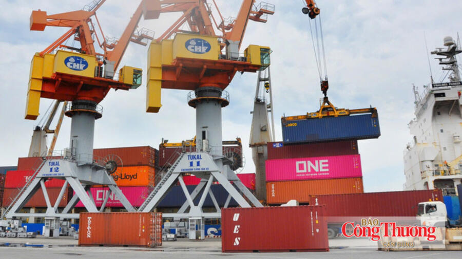 Xuất khẩu 8 tháng tăng mạnh, mở rộng dư địa tăng trưởng cuối năm