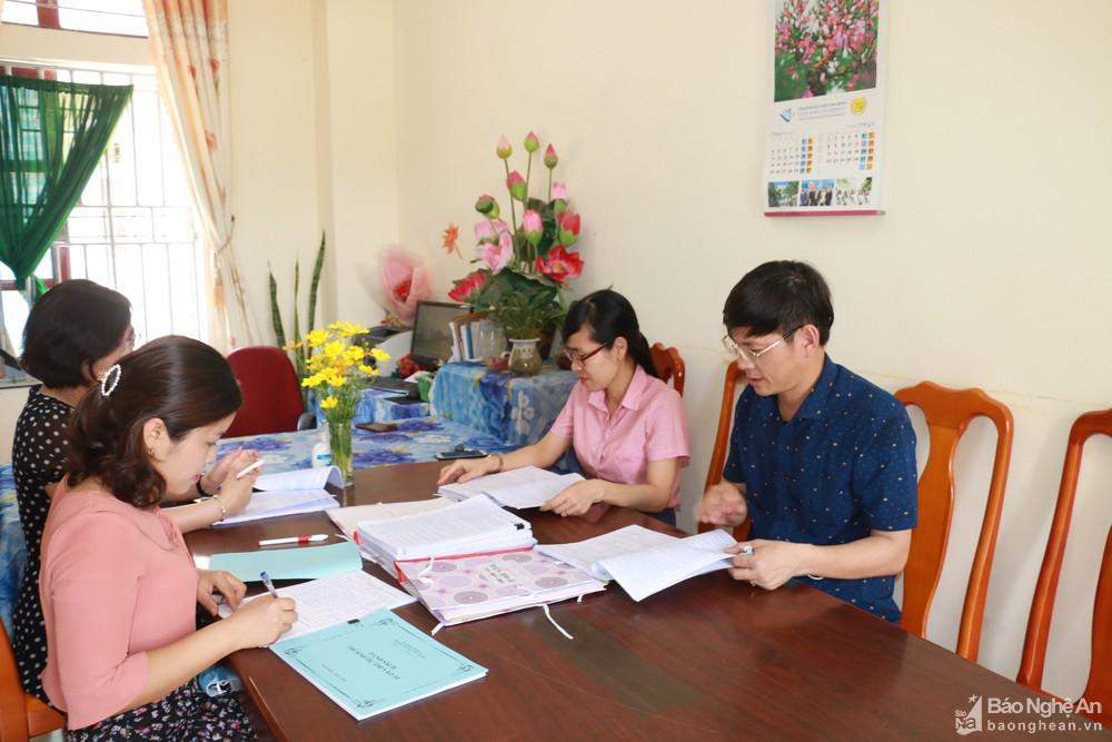 Nghệ An: Gian nan 'cuộc đua' vào lớp 10 công lập
