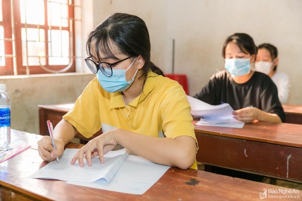 Giáo viên Nghệ An 'giải mã' đề thi môn Ngữ văn lớp 10