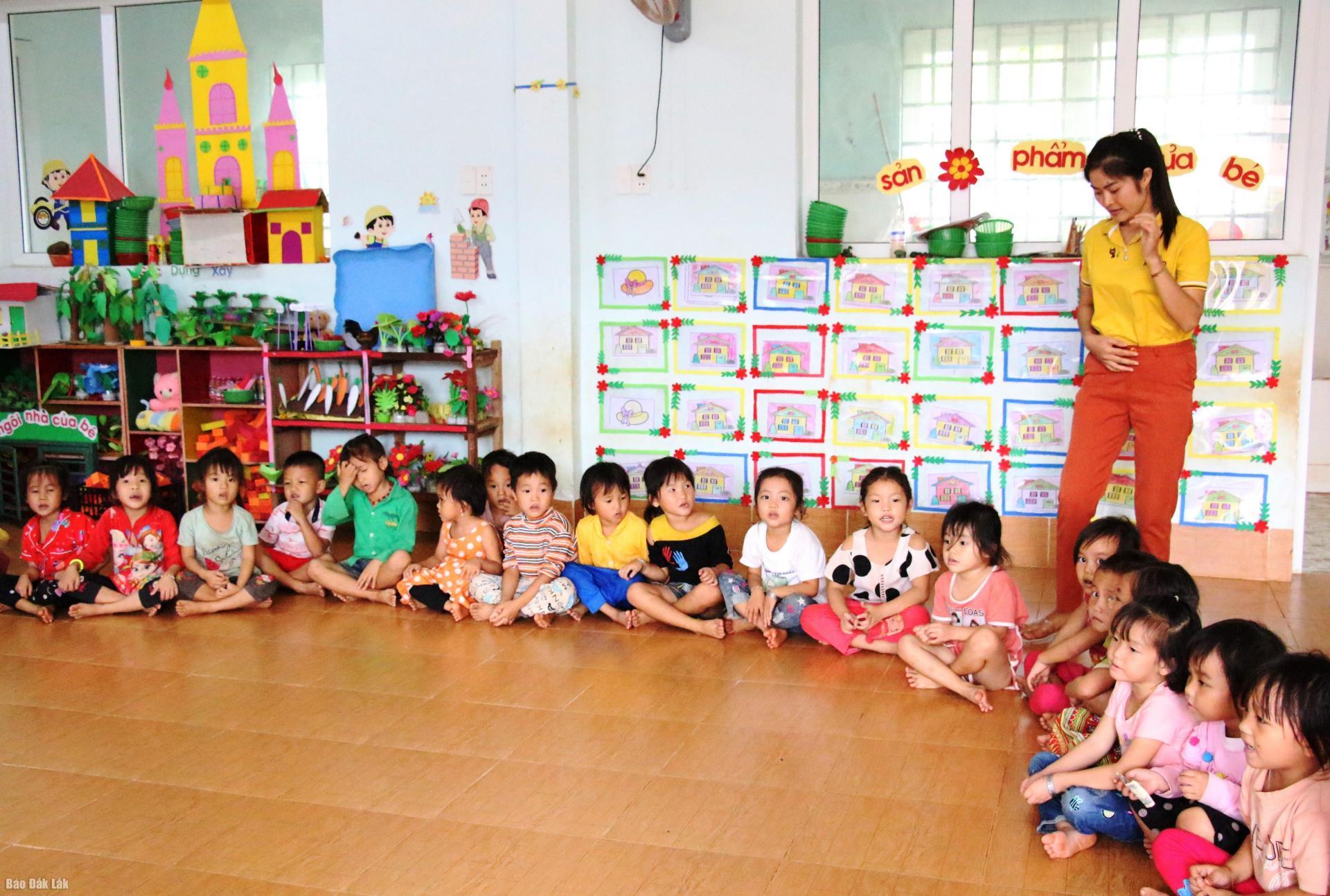 Học sinh Trường Mầm non Hoa Ban (xã Cư K’bang) trong giờ học (hình minh họa).