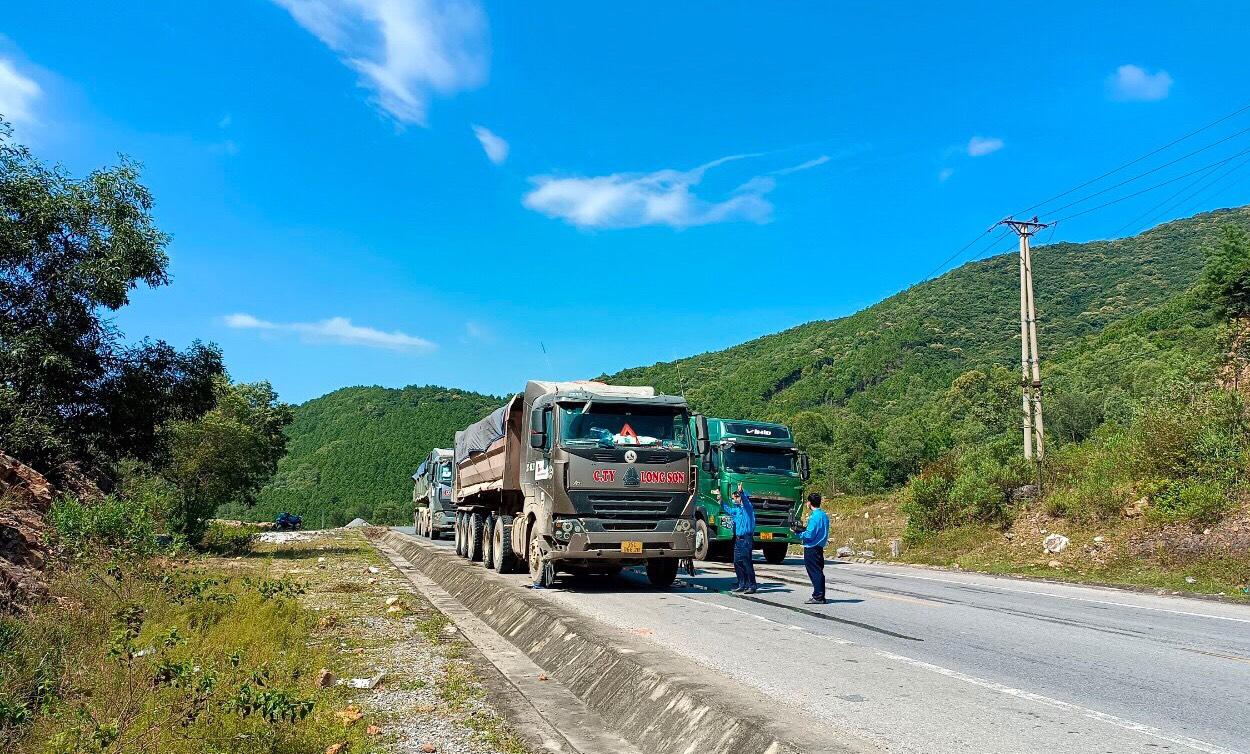 Nghệ An: Tăng cường xử lý vi phạm xe quá khổ, quá tải, ô tô vận tải khách trái quy định dịp Tết