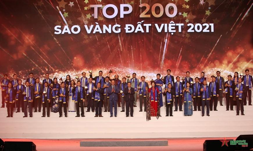 Vinh danh tốp 200 Sao vàng đất Việt 2021. Ảnh: Báo QĐND