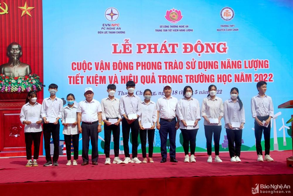 Nghệ An phát động phong trào sử dụng năng lượng tiết kiệm và hiệu quả trong trường học
