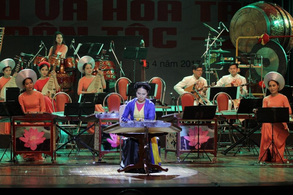 Hòa nhạc dân tộc Việt Nam quy tụ hơn 100 nghệ sĩ