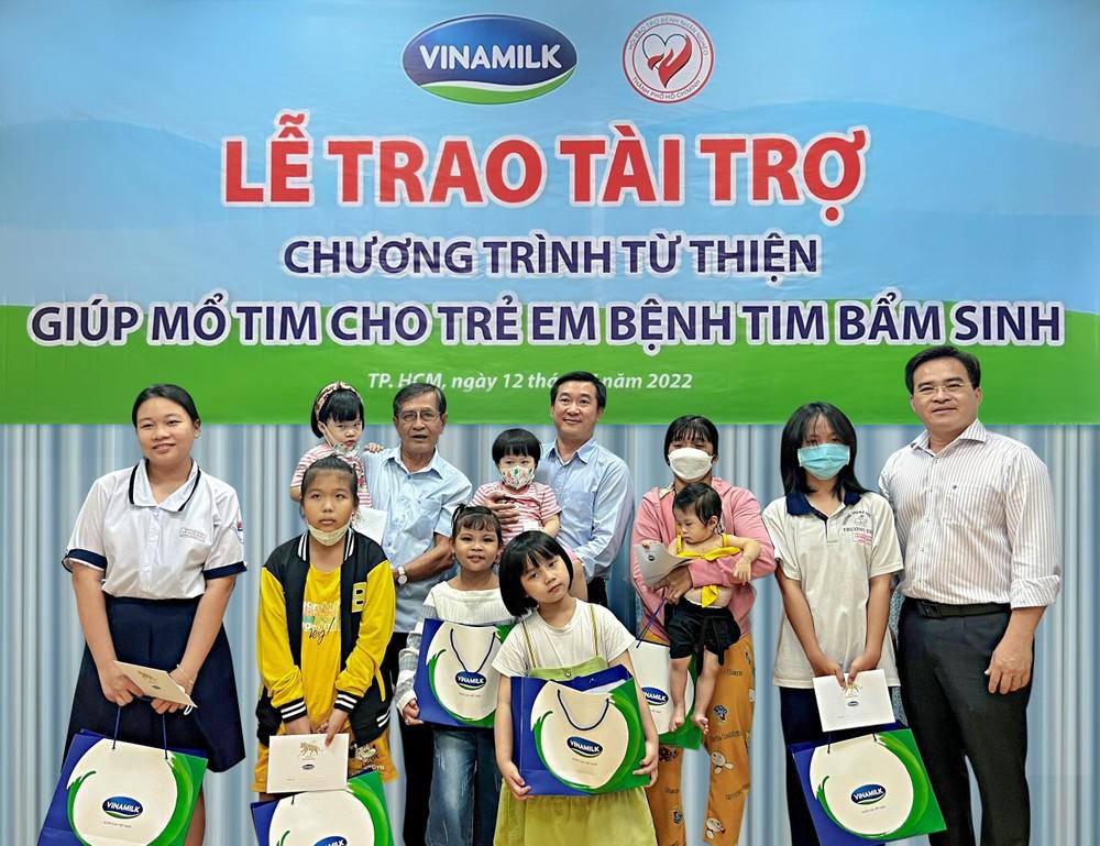 Vinamilk tiếp tục ủng hộ Hội Bảo trợ Bệnh nhân nghèo TP. Hồ Chí Minh cho các bệnh nhi mổ tim ảnh 3