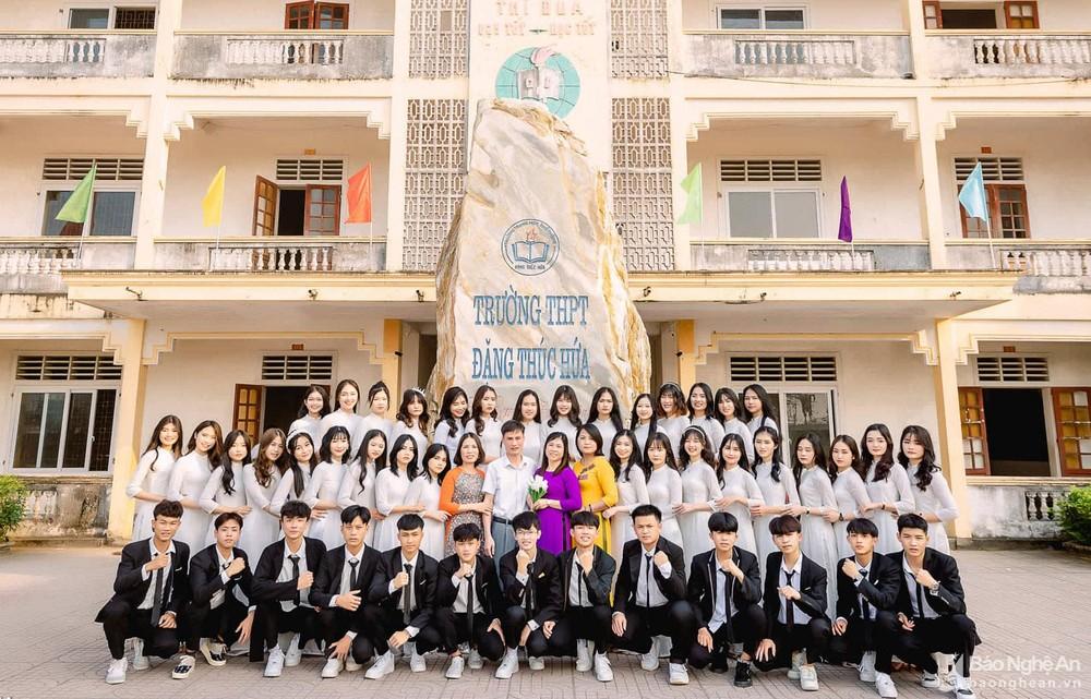Lớp học trường làng ở Thanh Chương có nhiều em đạt điểm cao kỳ thi THPT ảnh 1