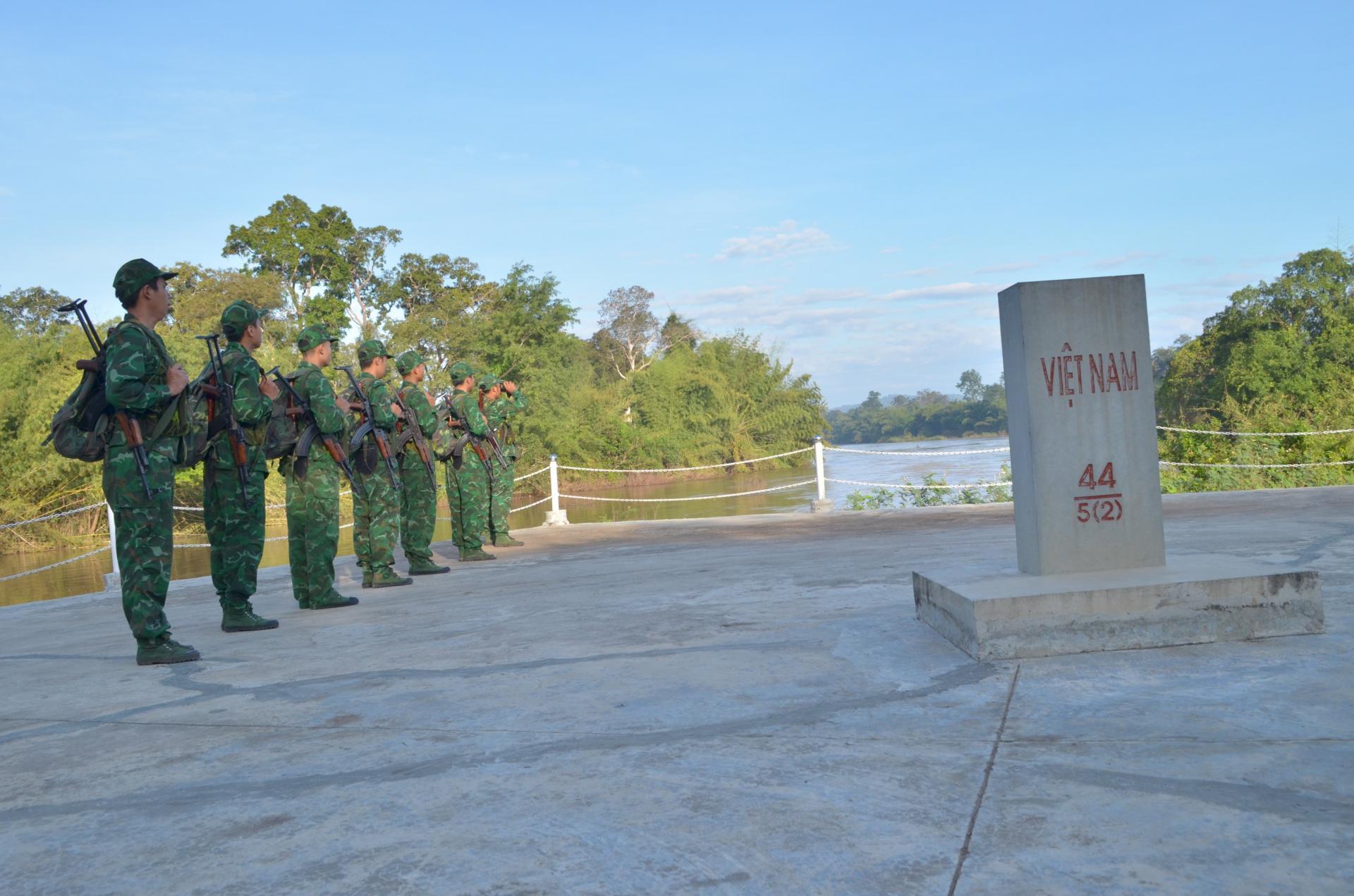 Bộ đội Biên phòng Đắk Lắk tuần tra, bảo vệ biên giới