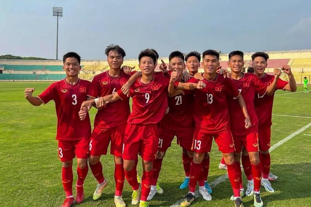 U16 Việt Nam thắng đậm Singapore trong trận ra quân; Câu lạc bộ Thanh Hoá nhận thưởng hơn 1 tỷ đồng ảnh 1